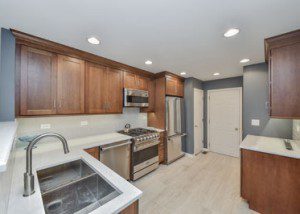 Lisle Kitchen Remodel，Quartz，灰色地铁瓷砖 -  Sebring Design Build